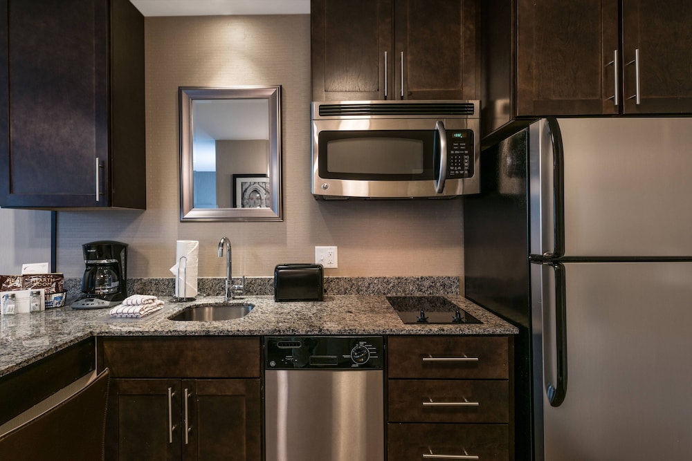 Suite, 1 Bedroom photo 2