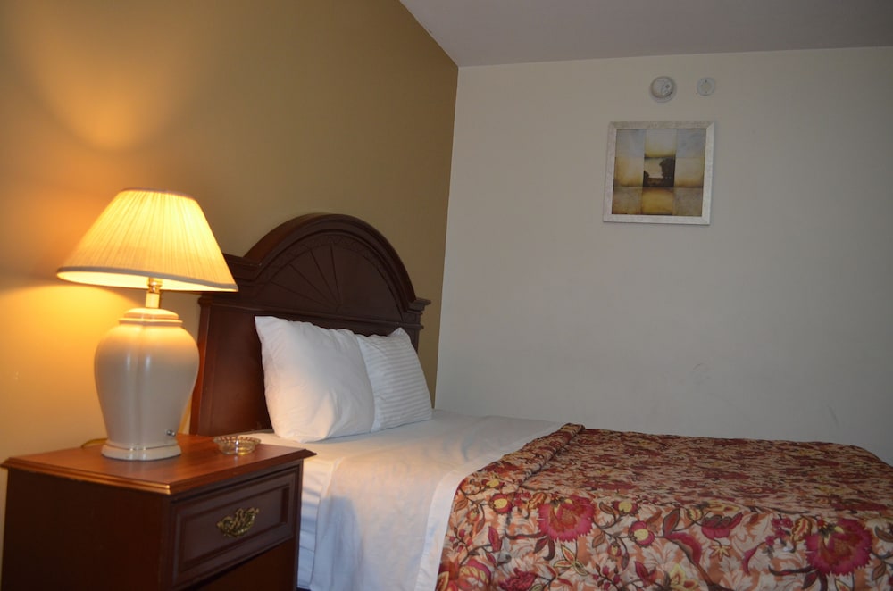 Room, 1 Queen Bed, Smoking photo 3