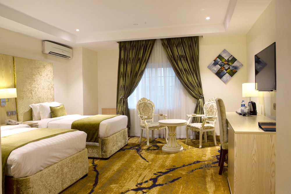 Deluxe Twin Room, Multiple Beds photo 1