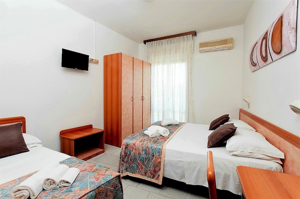 Triple Room photo 2