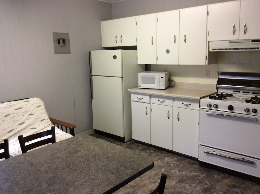 Cabin, 2 Bedrooms, Kitchen photo 2