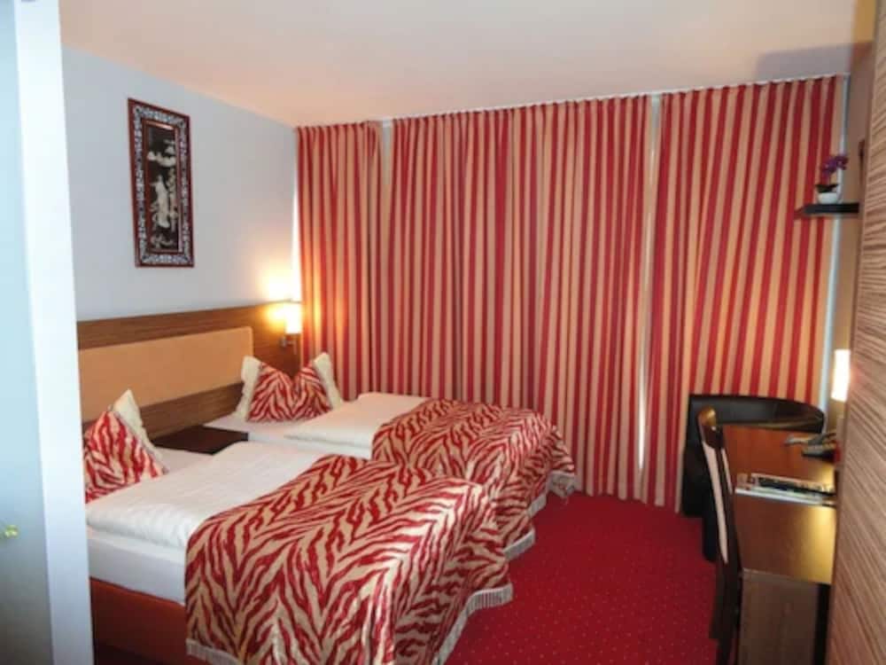 Double Room - Photo 3