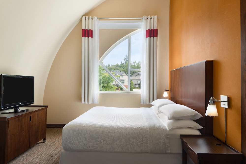 Executive Suite, 1 King Bed with Sofa bed - Photo 3