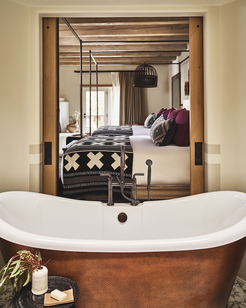 Room, 1 King Bed (Grove View) - Photo 7