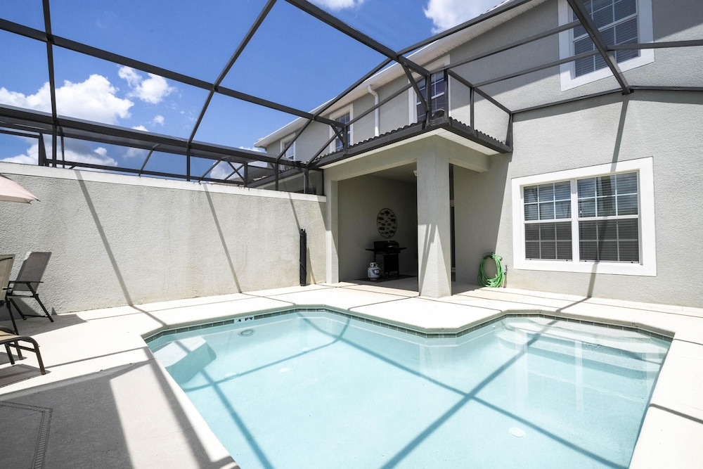 Beautiful 4BR 3BA Home w Pool at Storey Lake, Foto 19