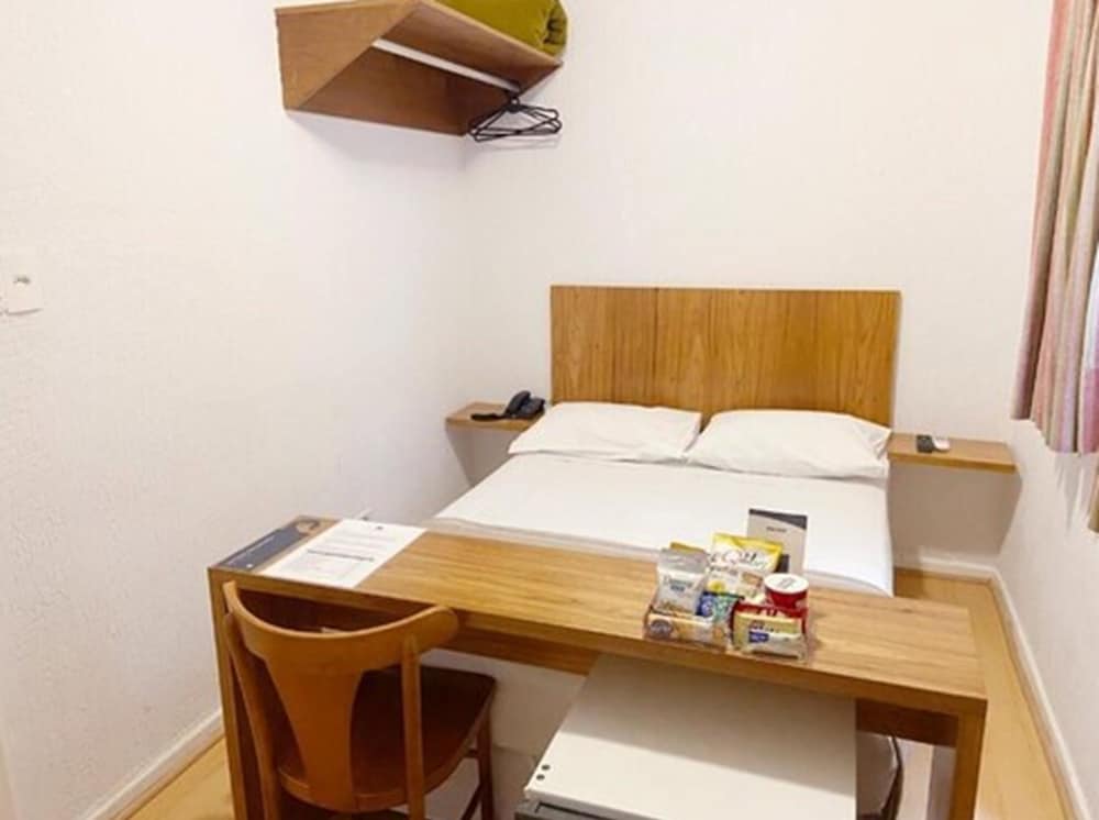Standard Double Room - Photo 5