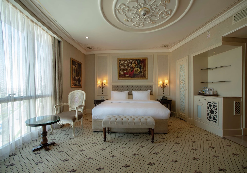 Junior Suite, 1 King Bed