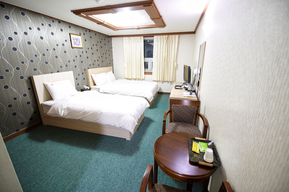 Standard Twin Room photo 3
