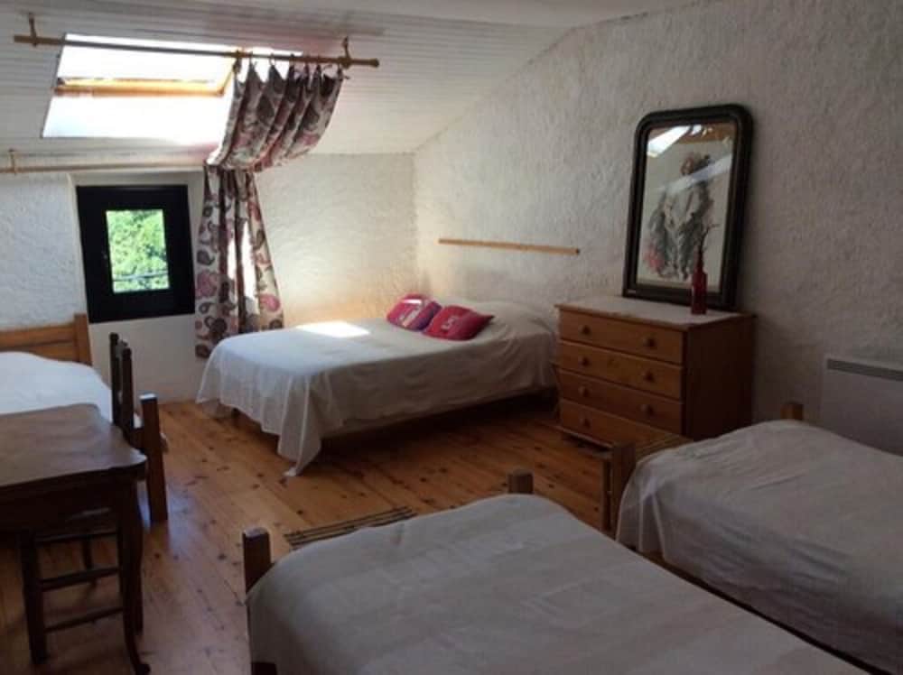 Quadruple Room (Private External Bathroom) photo 1