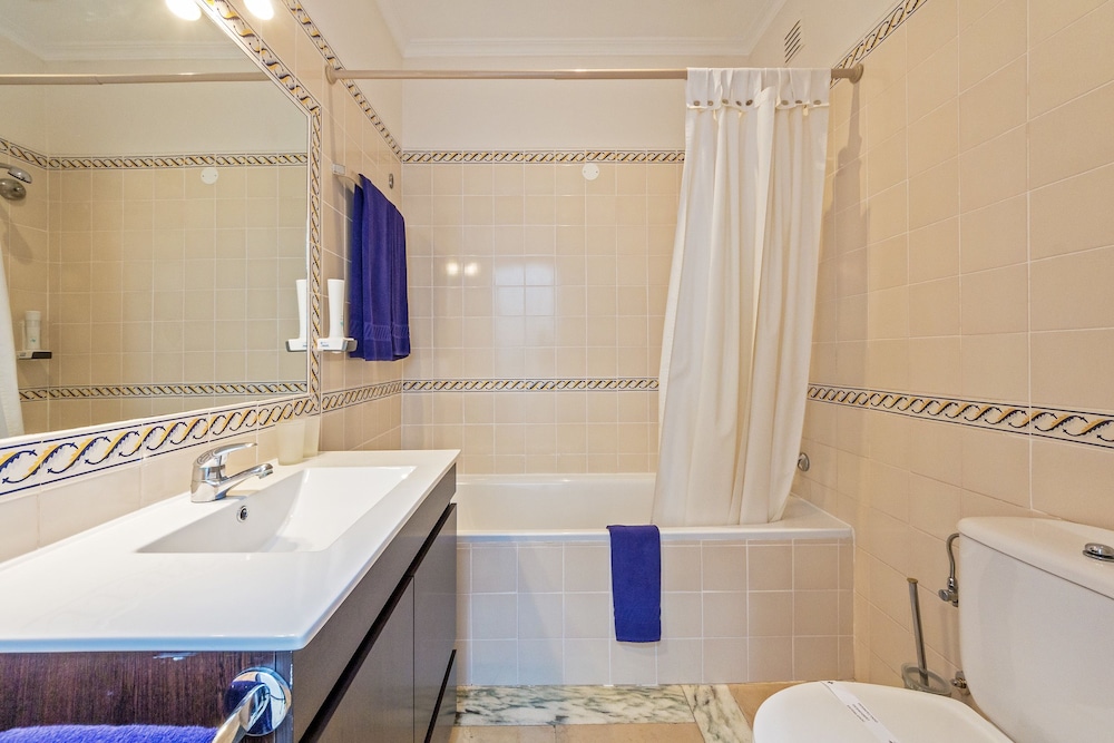 Double or Twin Room - Photo 5
