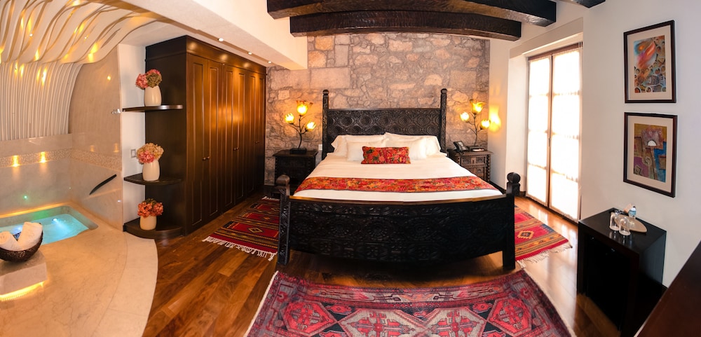 Luxury Suite, 1 King Bed photo 2