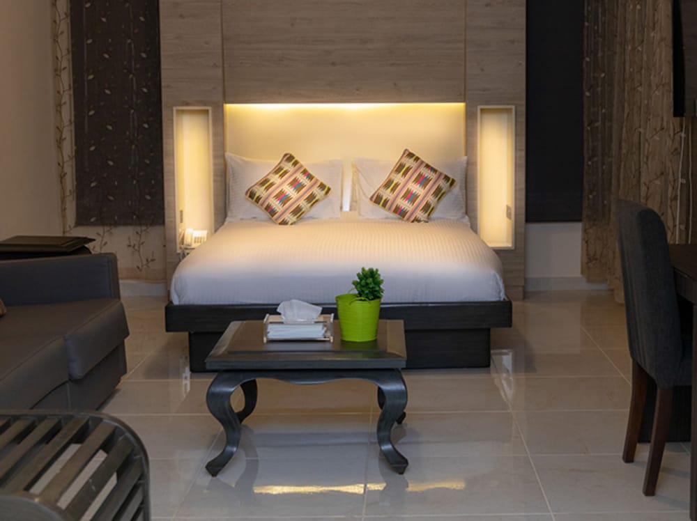 Junior Room, 1 Queen Bed, City View photo 3