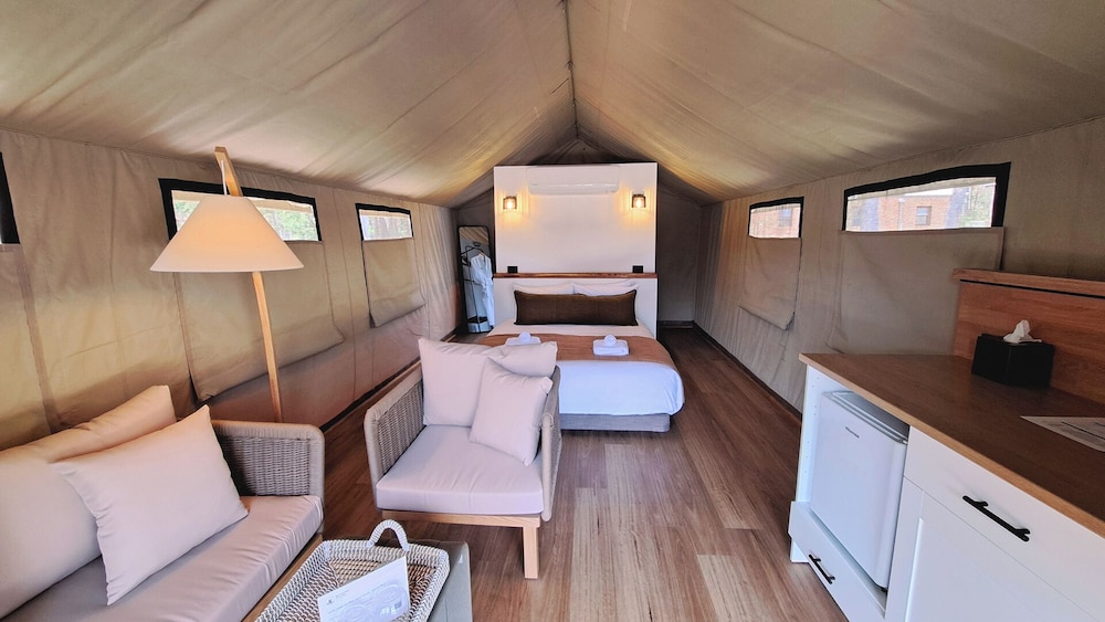 Deluxe Tent
