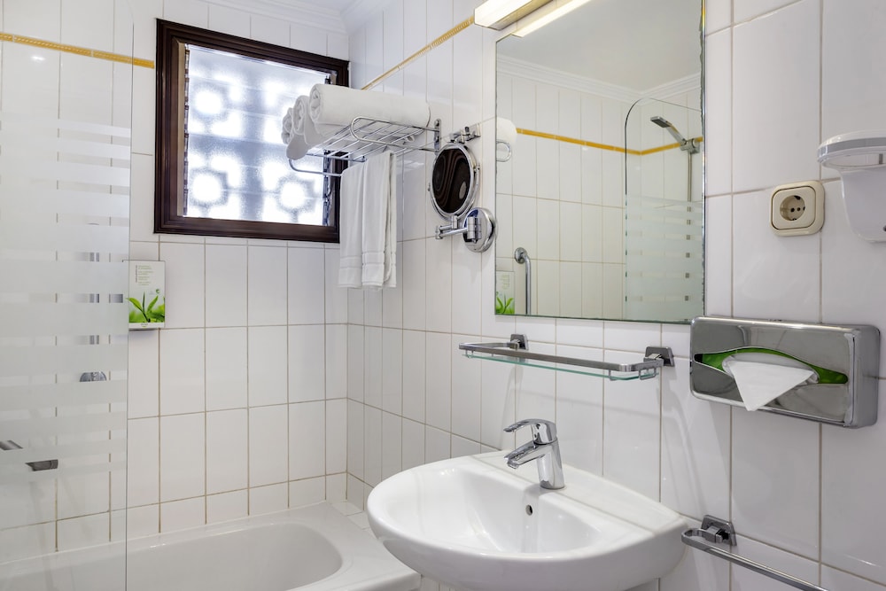 Apartment, 2 Bedrooms - Photo 9