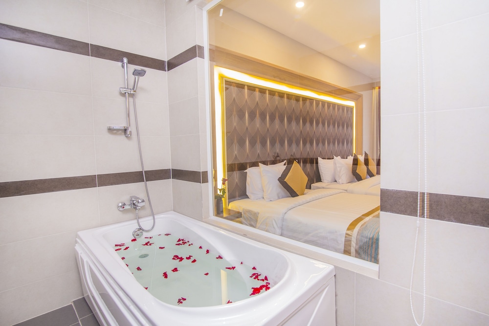 Family Suite - Photo 7