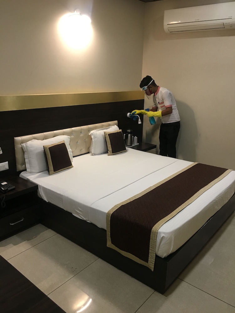 Executive Room photo 1