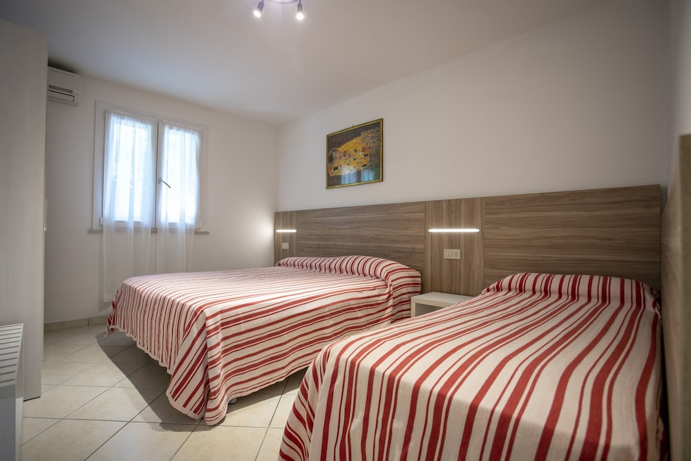 Family Room, 2 Bedrooms, Connecting Rooms
