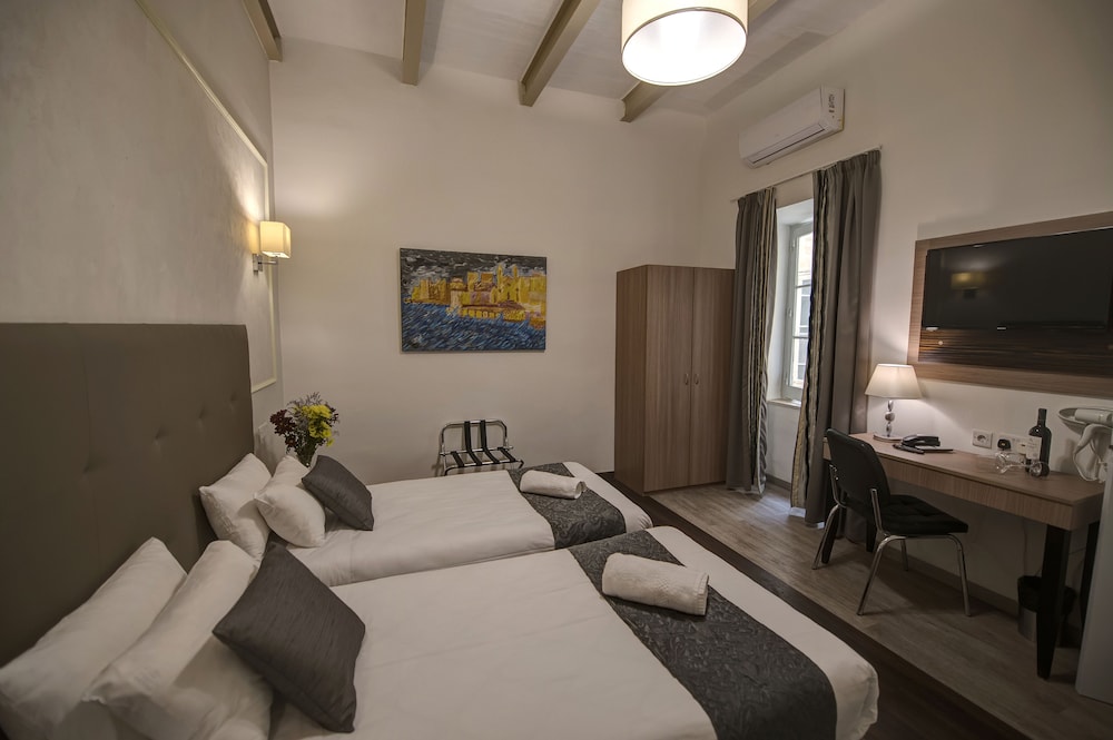 Standard Double Room Single Use - Photo 1