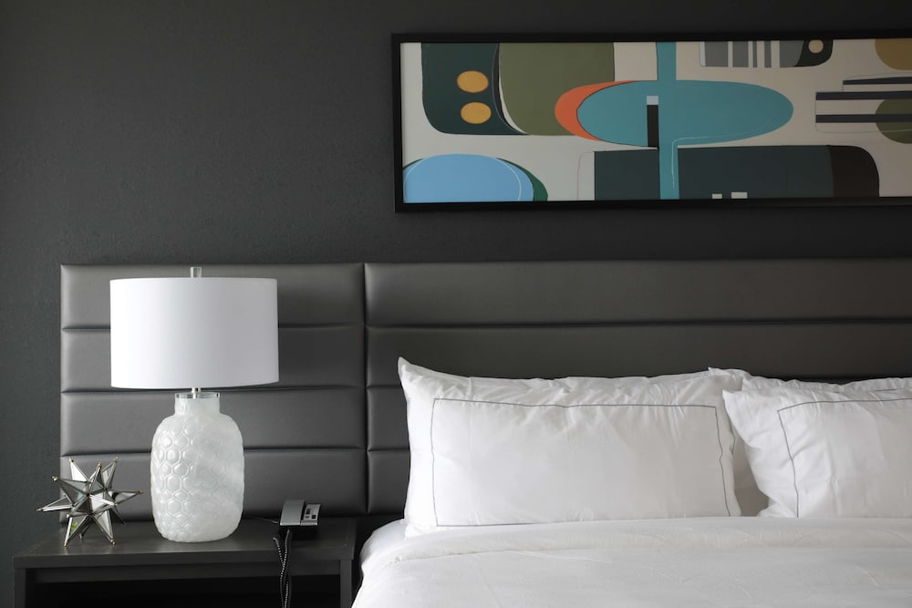 Studio Suite, 1 King Bed, Accessible, Bathtub (Mobility) - Photo 2