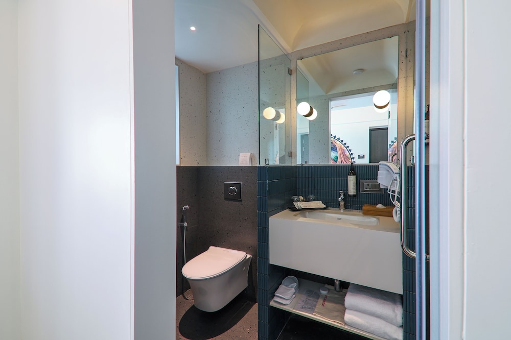 Kingfisher Deluxe Room photo 2