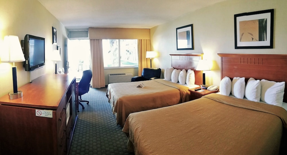 Executive Room, 2 Queen Beds, Non Smoking, Courtyard Area - Photo 2