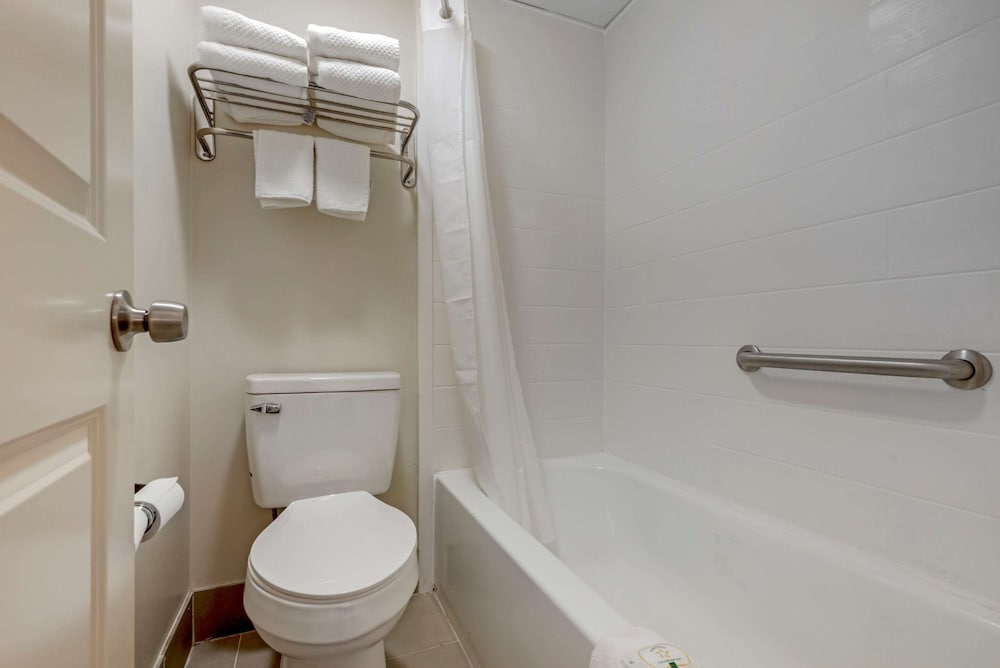 Standard Room, 2 Double Beds, Non Smoking - Photo 3