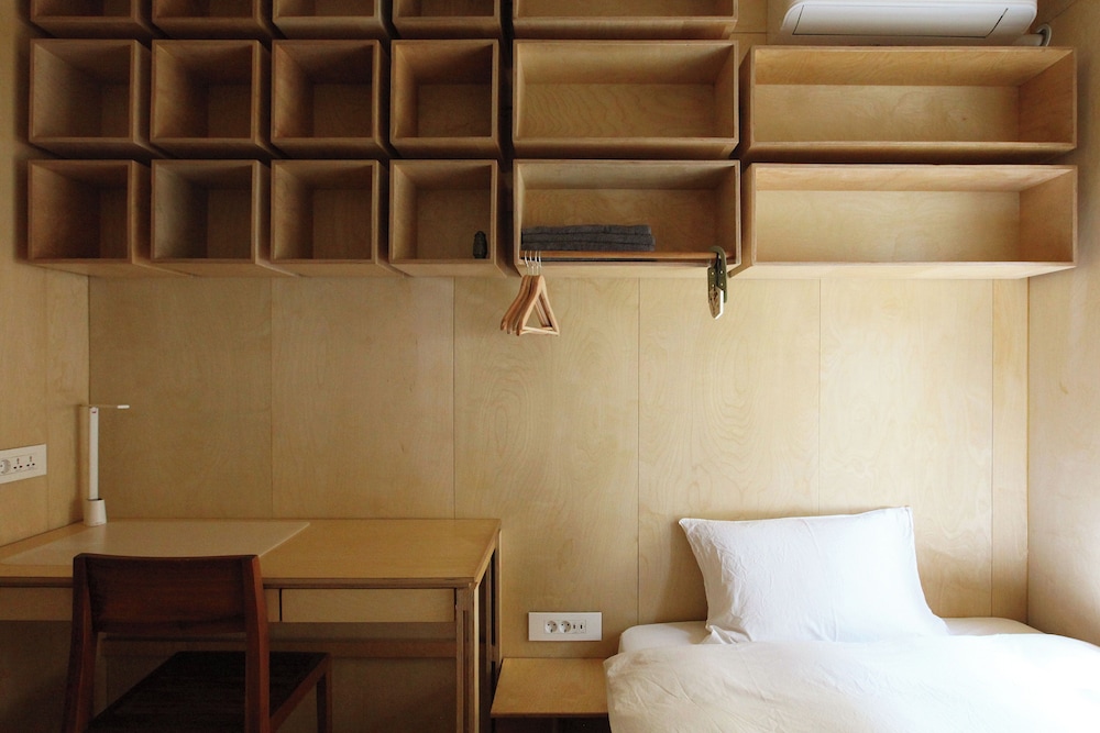 Family suite - Fully private (1 bed room / Foreigners Only) photo 1