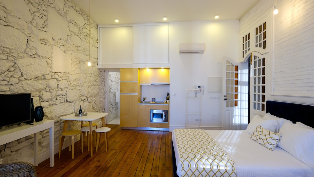 Deluxe Quadruple Room, Balcony photo 3