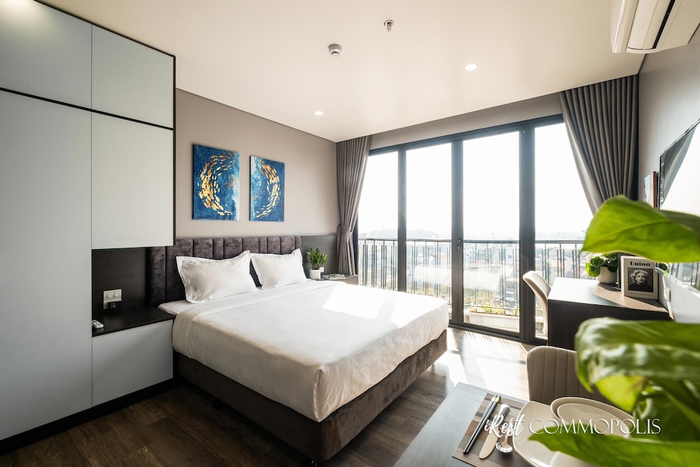 Deluxe King Studio Top Floor - Photo 4