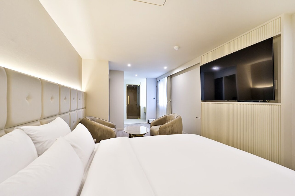 Premium Double Room - Photo 4