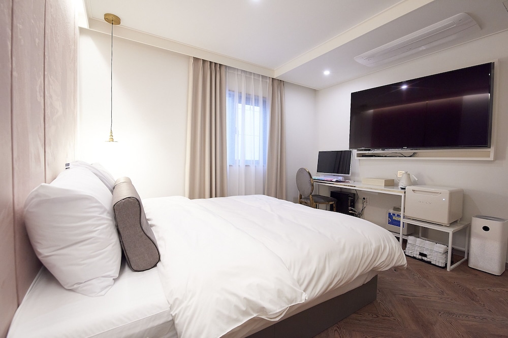Standard Double Room - Photo 5