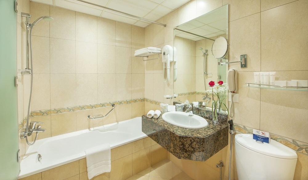 Executive Suite, 1 King Bed, Kitchen photo 2