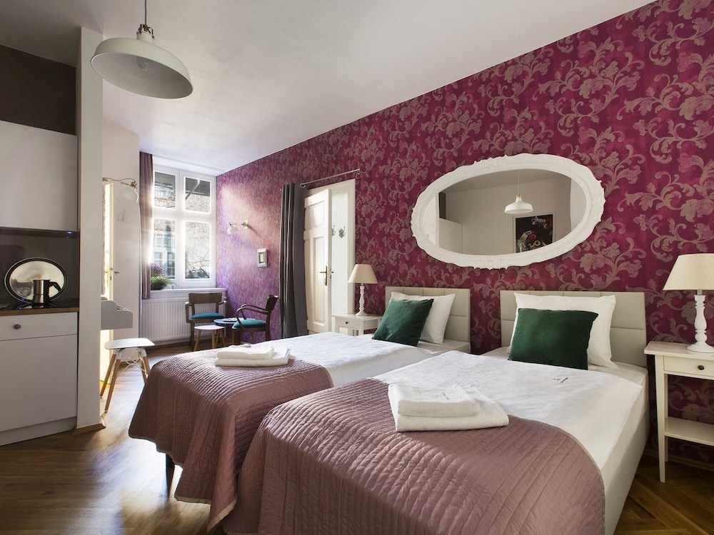 Studio, 2 Twin Beds, Kitchenette (Golebia Street)