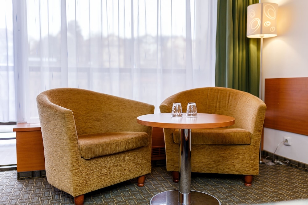 Double Room, Balcony, City View - Photo 5