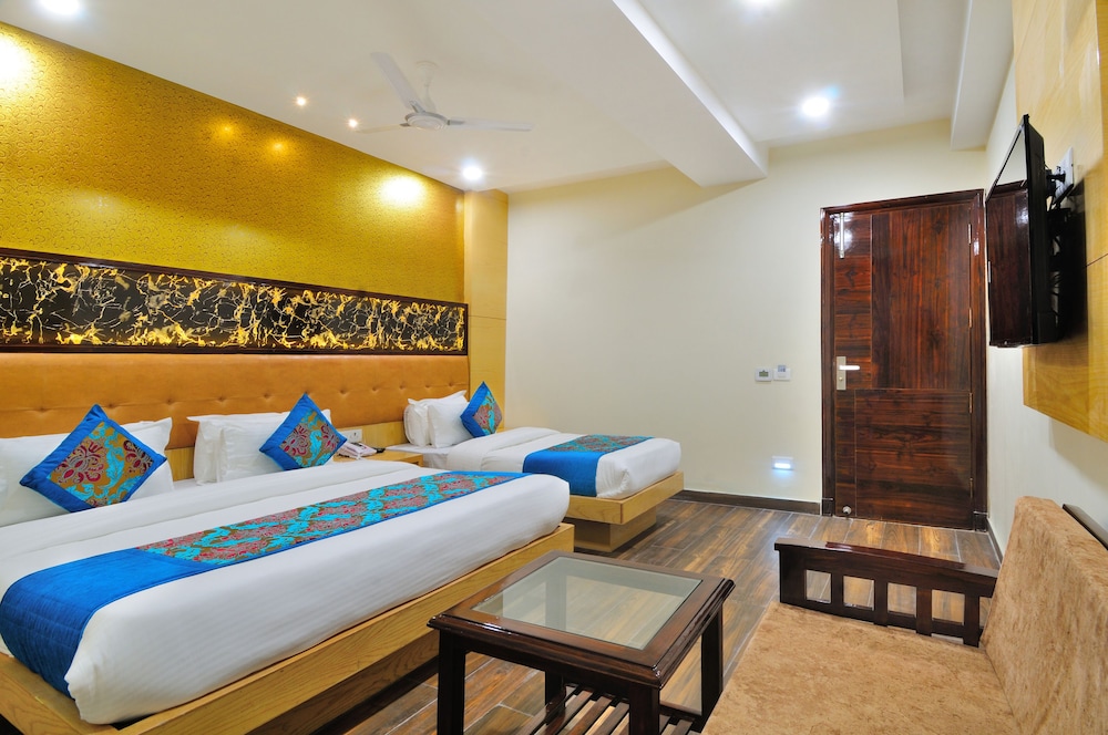 Deluxe Triple Room
