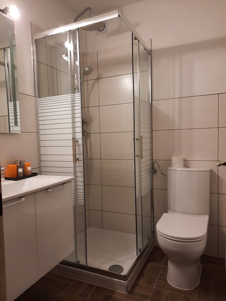 Double Room, 1 Queen Bed photo 2