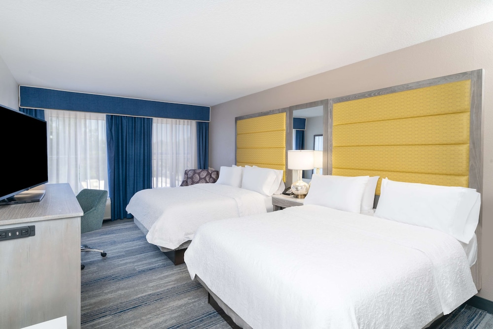 Room, 2 Queen Beds, Accessible, Non Smoking - Photo 2