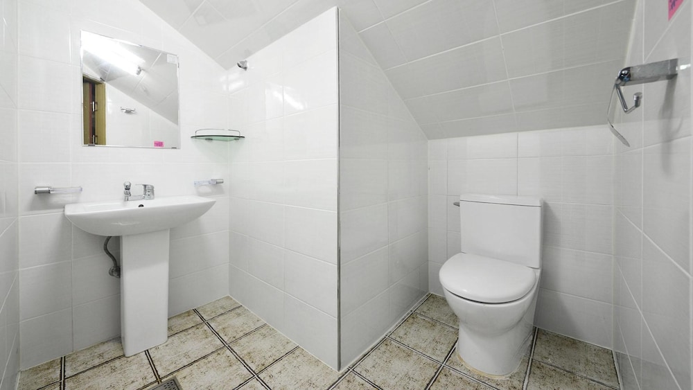Basic Room, 1 Bedroom (Goldlemontime 202) - Photo 6