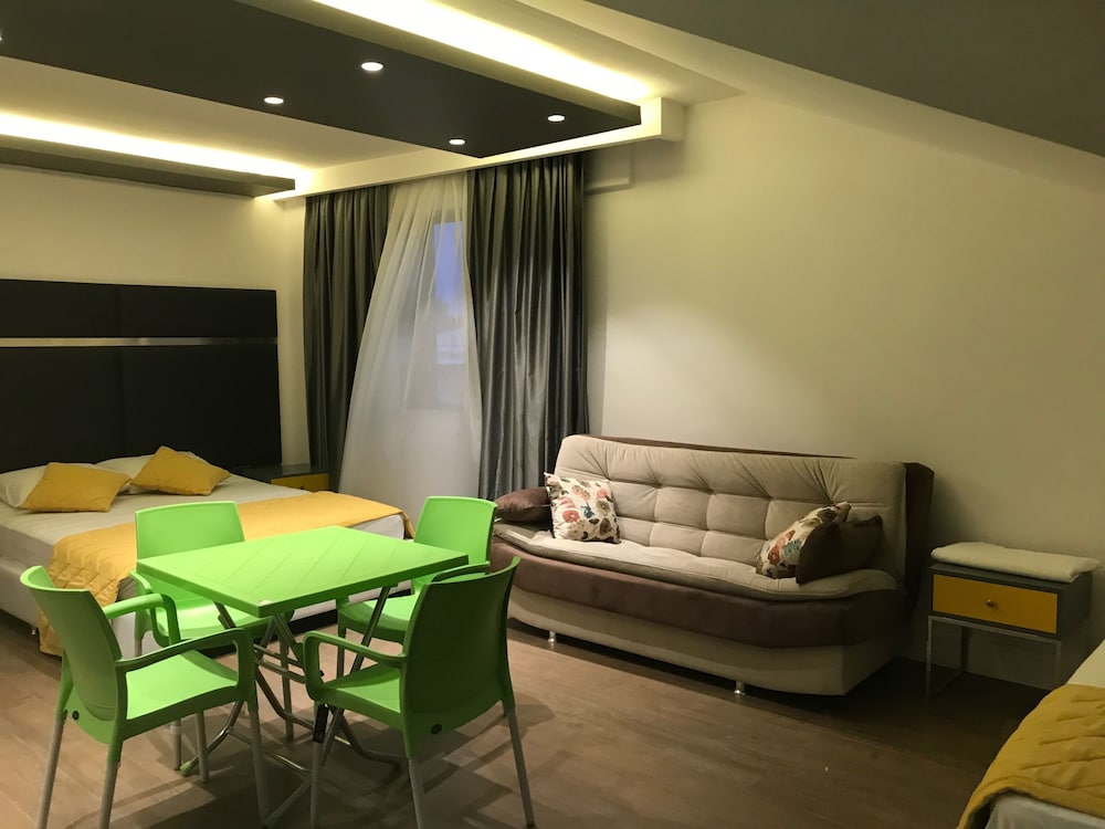 Luxury Quadruple Room - Photo 7