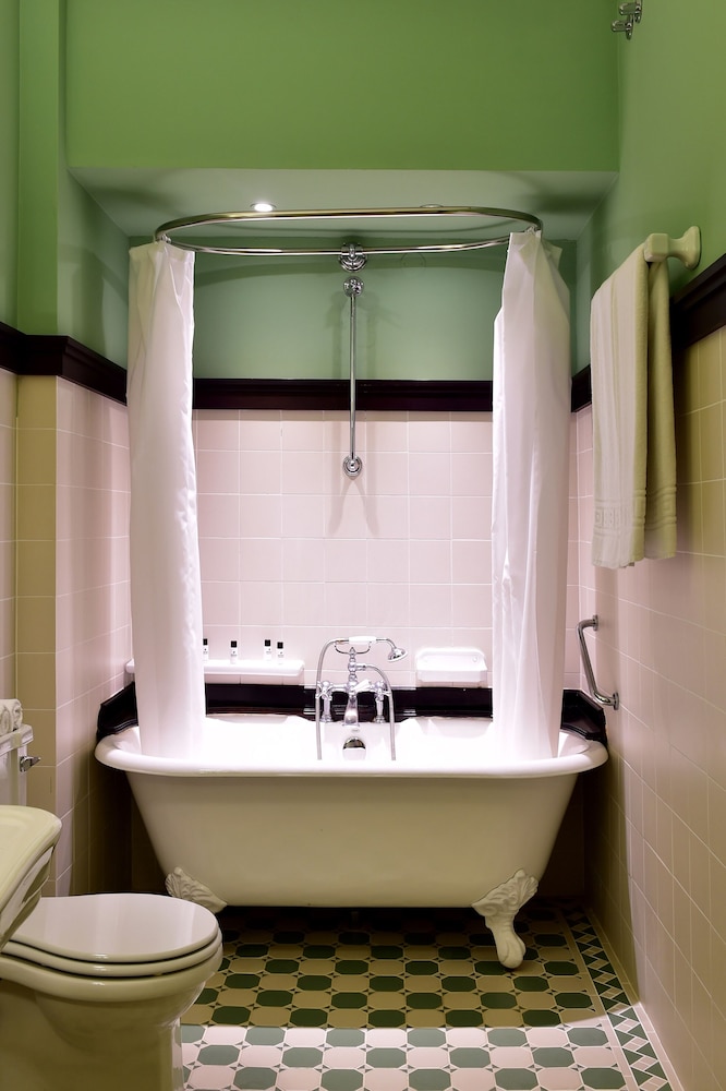 Suite (Triple) - Photo 8