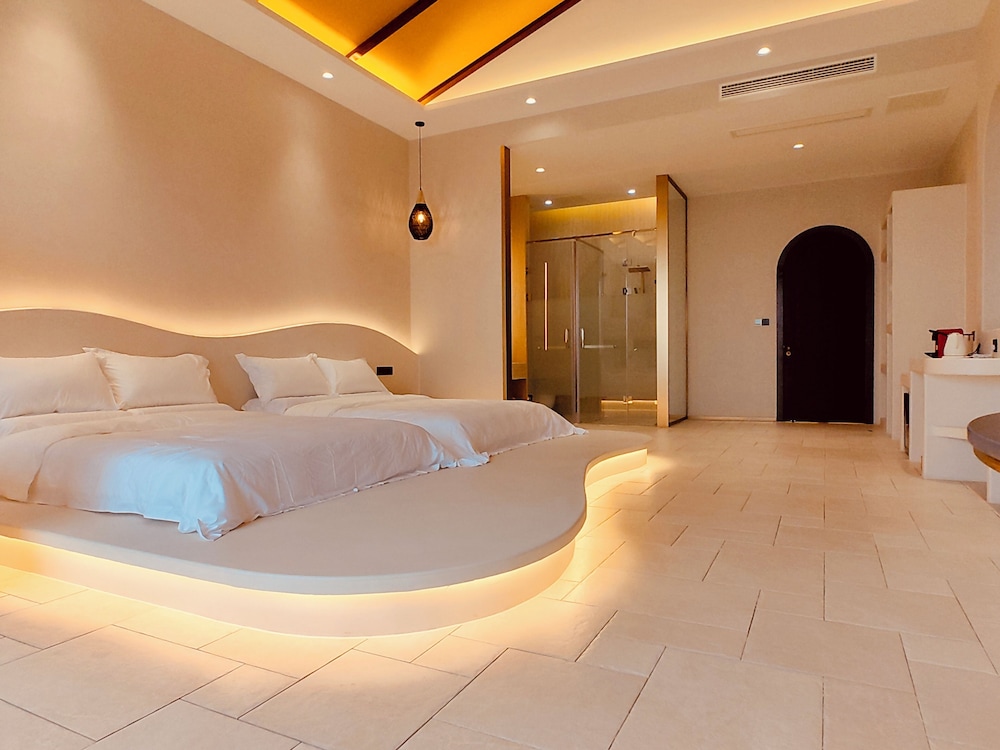 Luxury Twin Room, Garden View