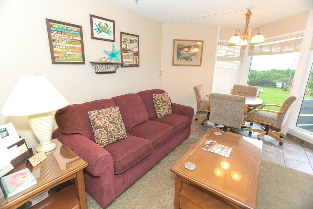 Signature Room, 1 King Bed with Sofa bed, Kitchen, Pool View (1 Bedroom Unit- Room 211-Pet Friendly) - Photo 6