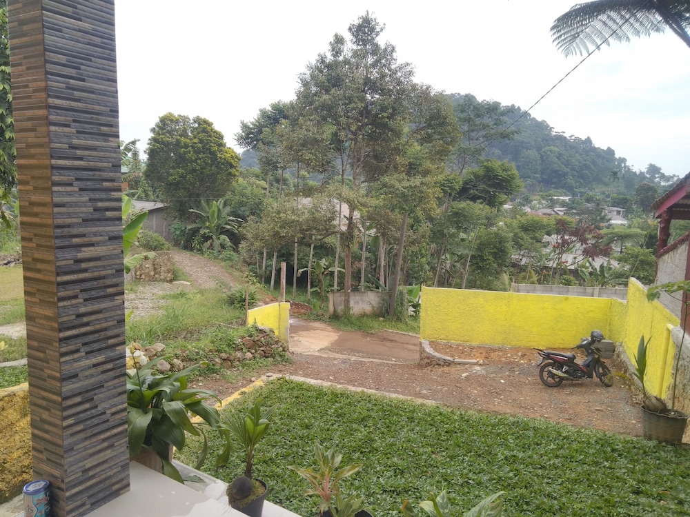 Basic Villa photo 3