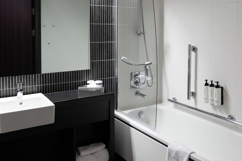 Standard Room, 1 Double Bed, Accessible - Photo 6