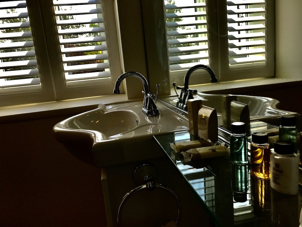 Standard Room, 1 Queen and 1 double bed (N° 1), photo 6