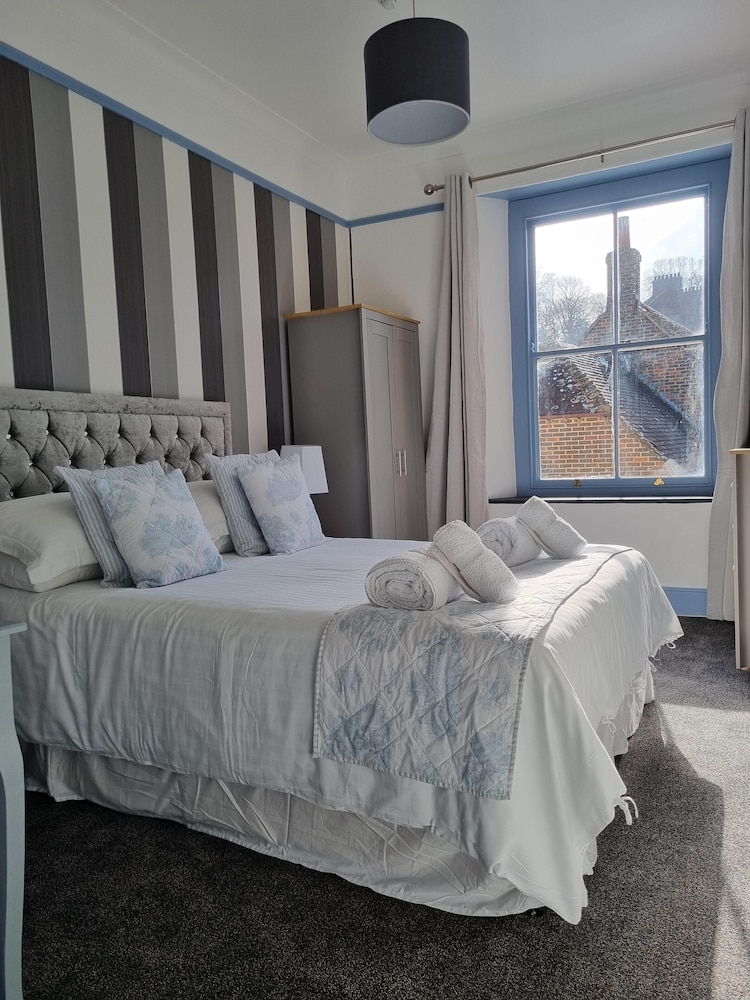 Comfort Double Room, Ensuite, Garden View (Sunflower Room) photo 3