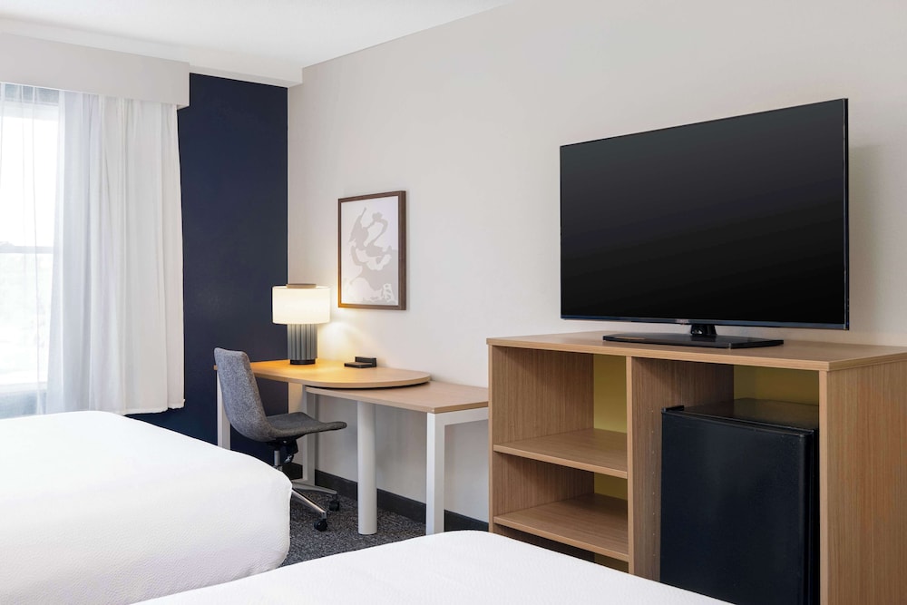 Room, 2 Queen Beds - Photo 1