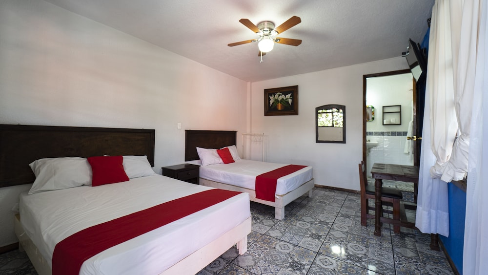 Standard Room, 2 Double Beds photo 2