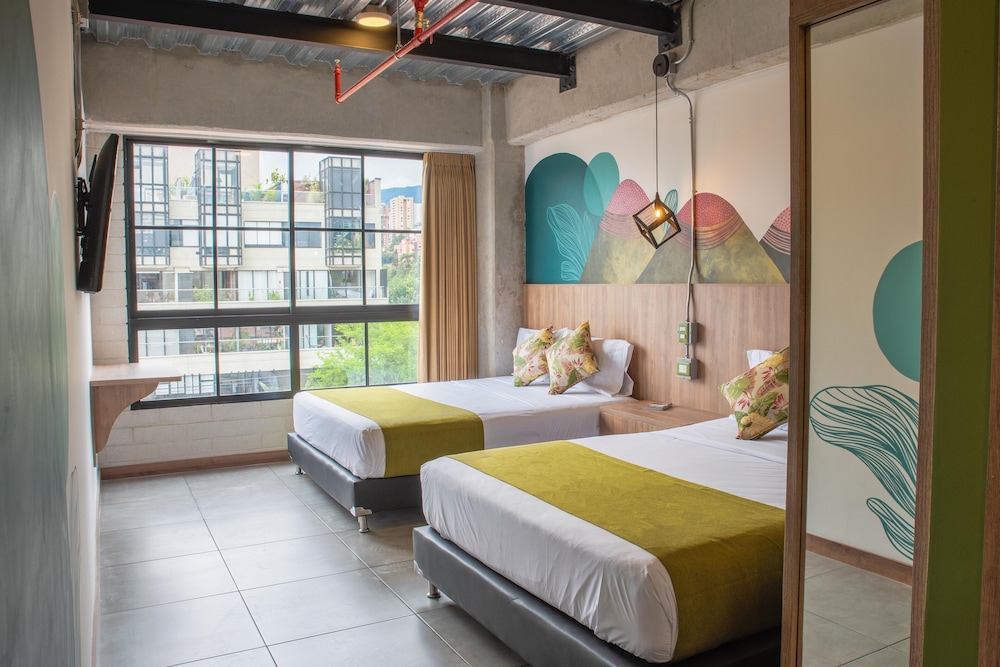 Deluxe Twin Room, City View