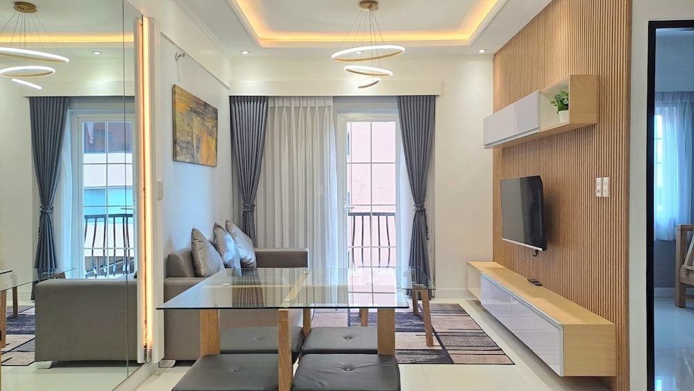Luxury Apartment, 3 Bedrooms - Photo 6